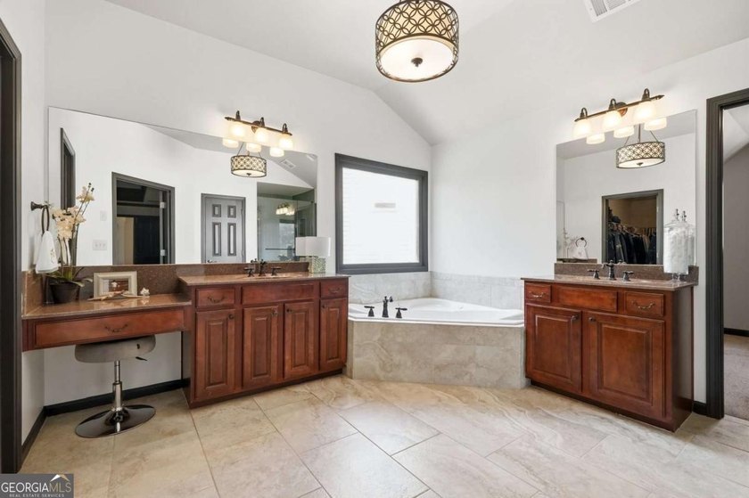 Rare opportunity on the 5th fairway in sought-after Hampton Golf - photo 20