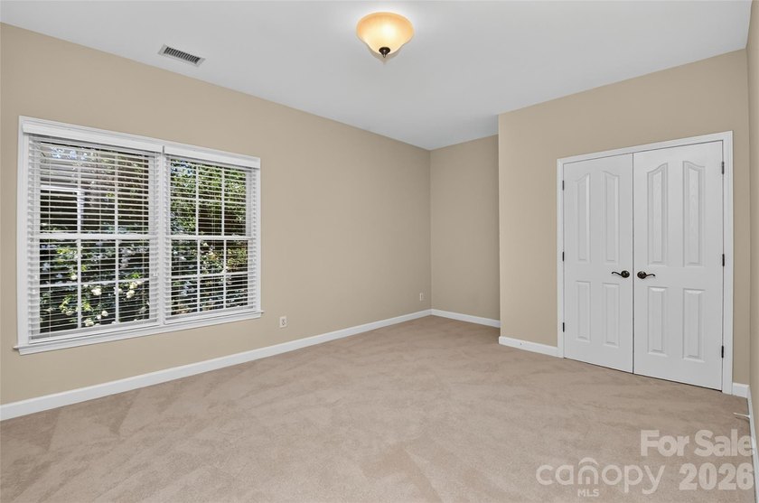 Welcome home to this pristine, one-owner full brick residence - photo 32