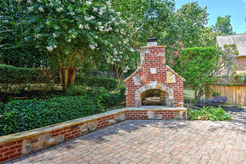 Welcome home to this pristine, one-owner full brick residence - photo 41