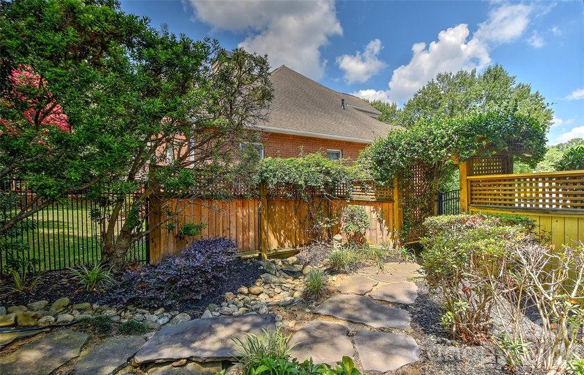 Welcome home to this pristine, one-owner full brick residence - photo 42