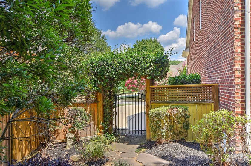 Welcome home to this pristine, one-owner full brick residence - photo 45