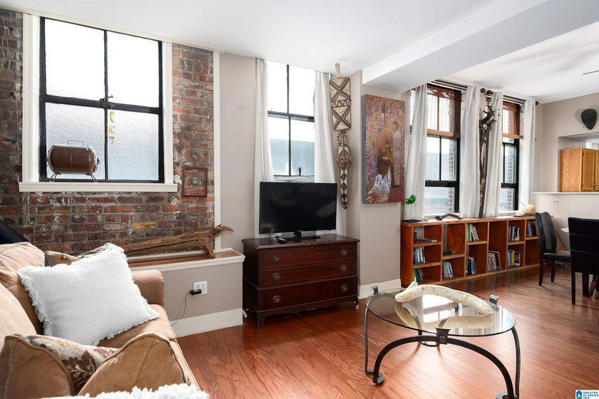 Why keep paying rent when you could own in the heart of - photo 5