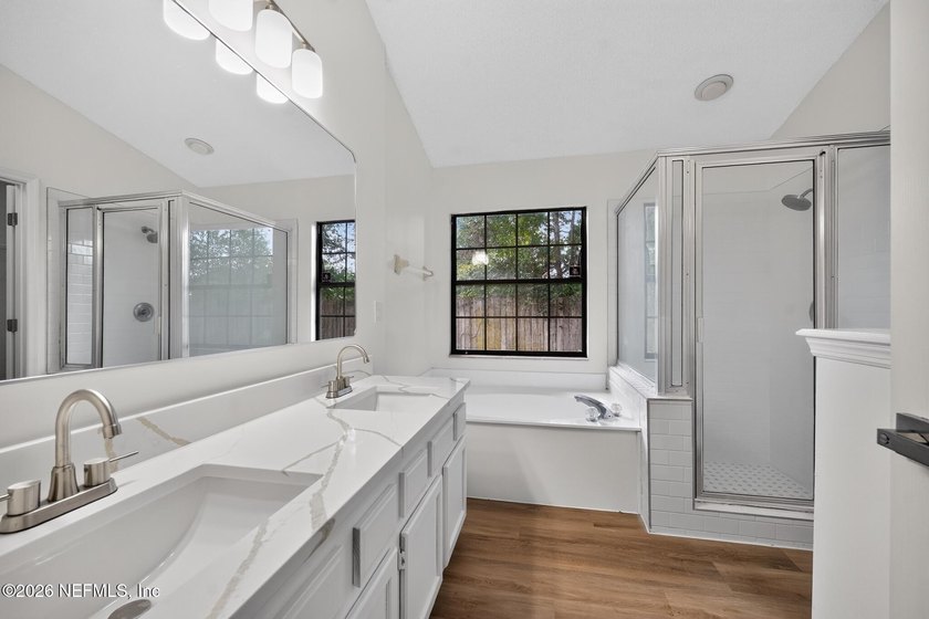 This well-maintained 3-bedroom, 2-bathroom home in Jacksonville - photo 12