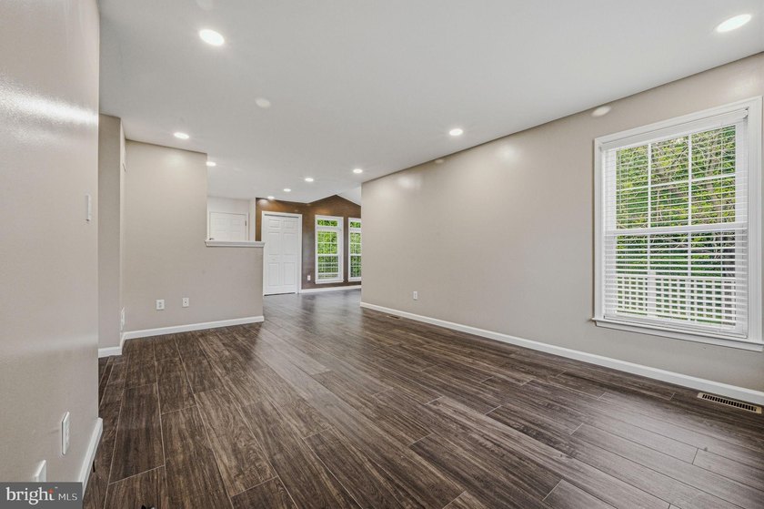 One Owner, 4 Bedroom, 2..5 Bath, 2 story home with over 2200 sq - photo 11