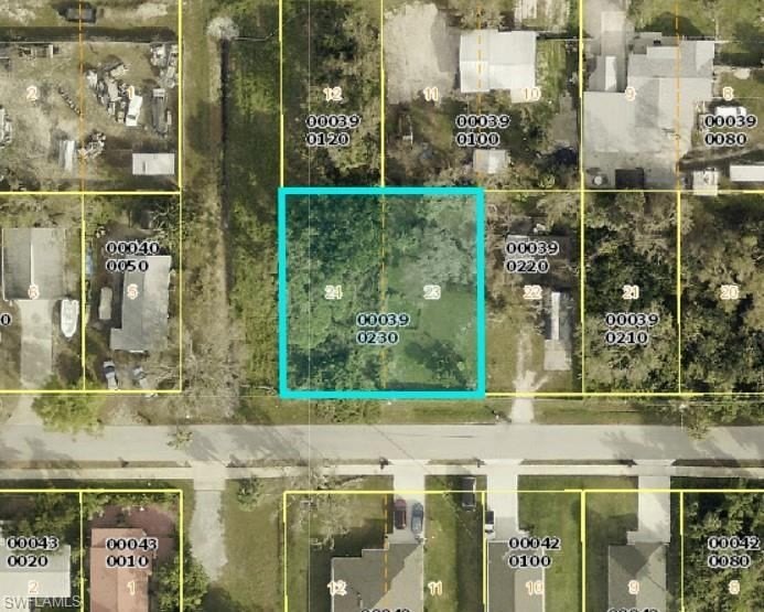 Oversized, cleared, residential lot, centraly located in the - photo 8
