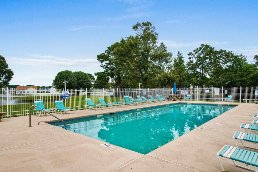 Do to no fault of the seller, this condo is back on the market - photo 34