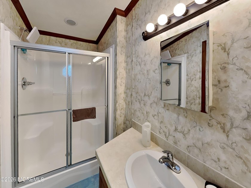 Beautiful 2-bedroom, 2-full-bath Skyline model home located in - photo 13