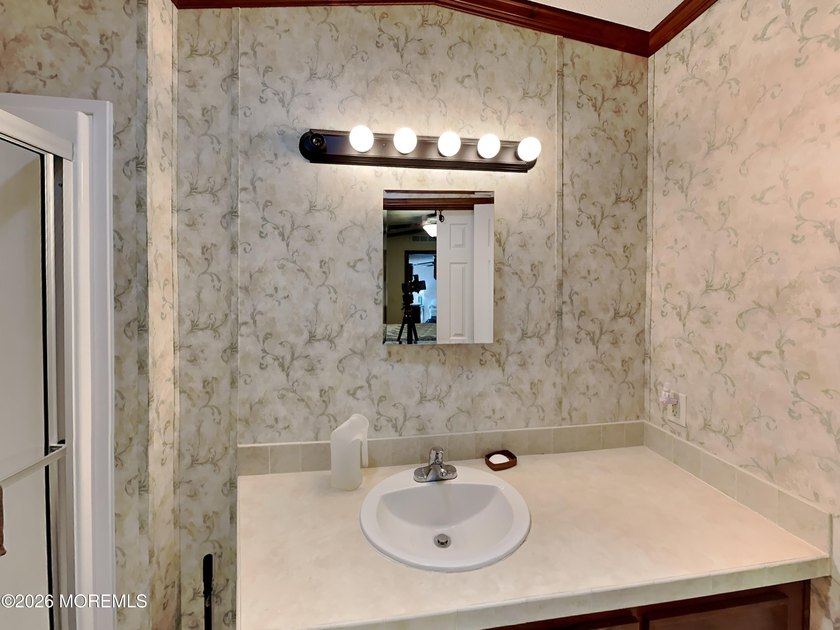 Beautiful 2-bedroom, 2-full-bath Skyline model home located in - photo 14