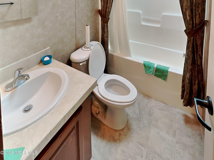 Beautiful 2-bedroom, 2-full-bath Skyline model home located in - photo 18