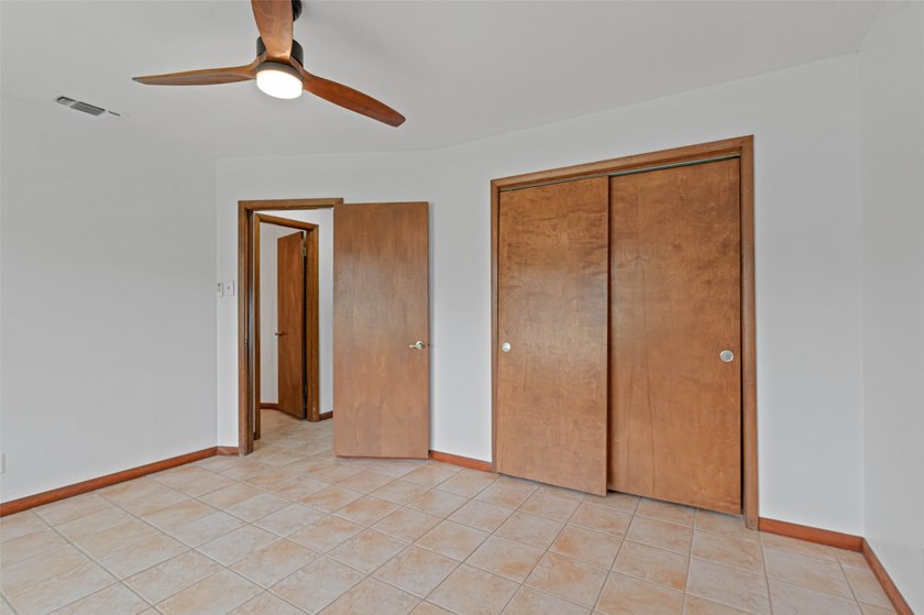 Nocona Hills Waterfront Retreat Experience the best of lake - photo 11