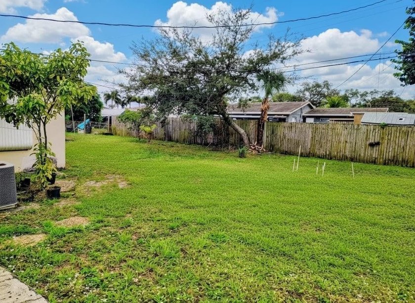 Excellent investment opportunity in Deerfield Beach. This homes - photo 13