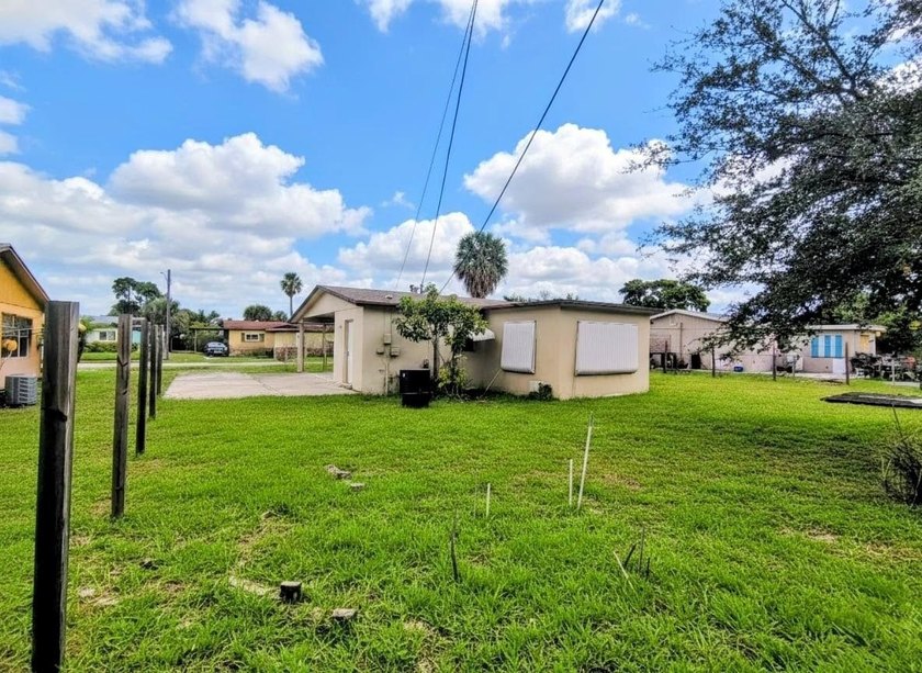 Excellent investment opportunity in Deerfield Beach. This homes - photo 14