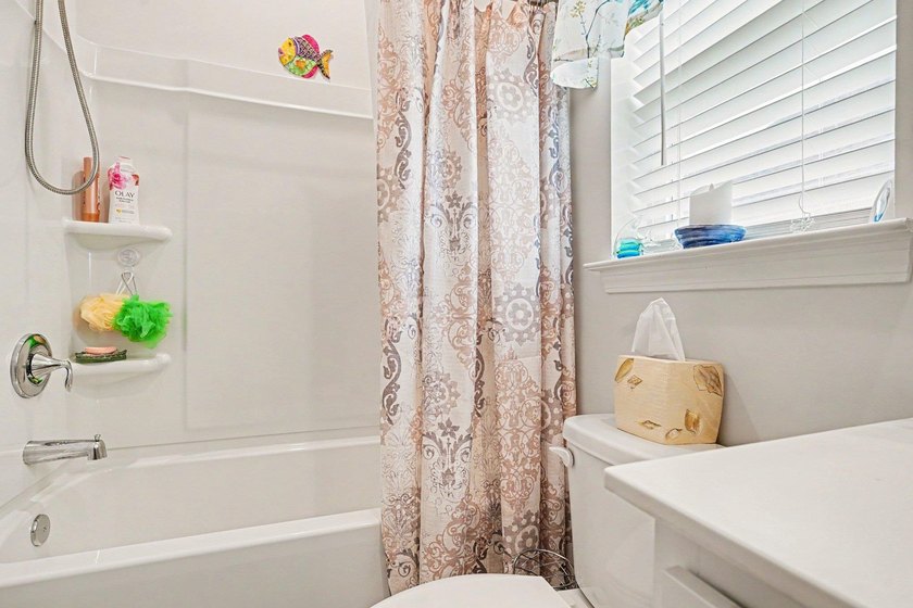 Welcome to this beautifully appointed 3-bedroom, 2-bath home - photo 21