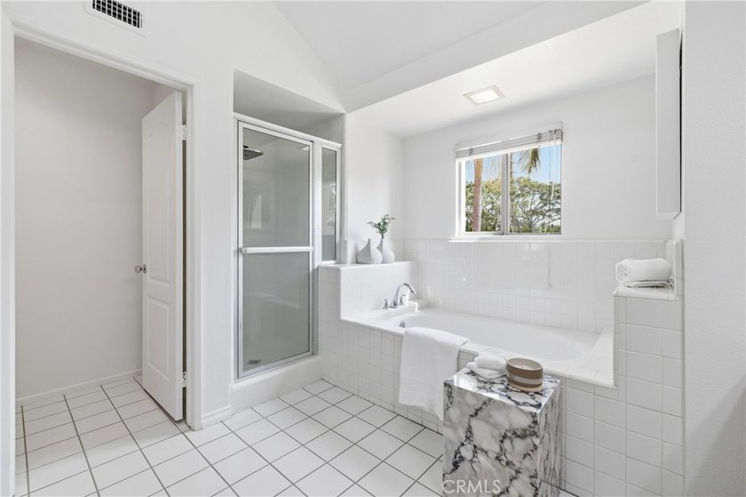 Welcome to 909 Muirfield Dr, situated in the heart of Newport - photo 17