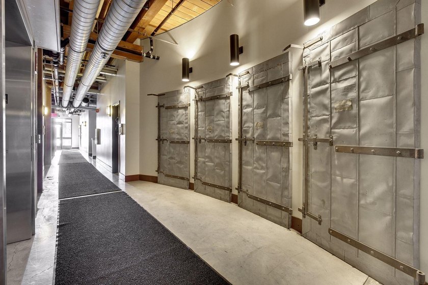 Welcome to your new home at the historic 1913 Calumet Building! - photo 17