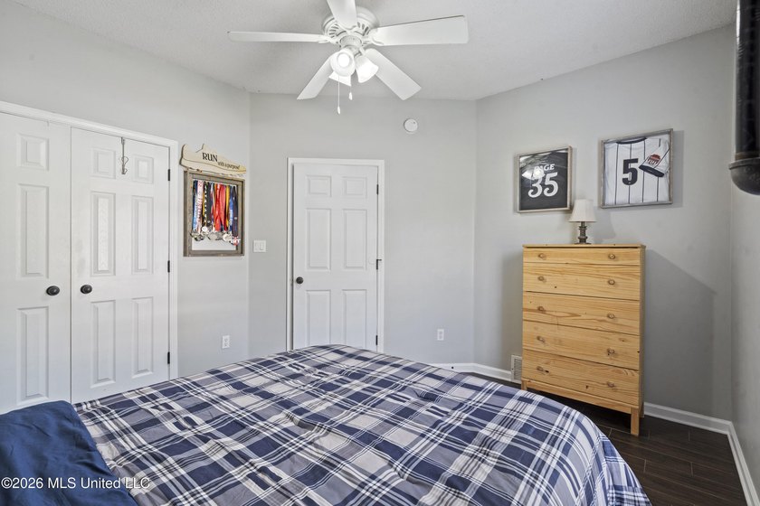 Welcome to 1211 Cross Creek E Drive in Hernando, where comfort - photo 21