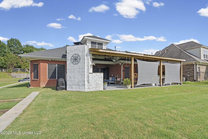 Welcome to 1211 Cross Creek E Drive in Hernando, where comfort - photo 33