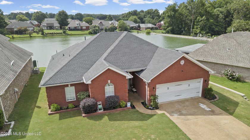 Welcome to 1211 Cross Creek E Drive in Hernando, where comfort - photo 34