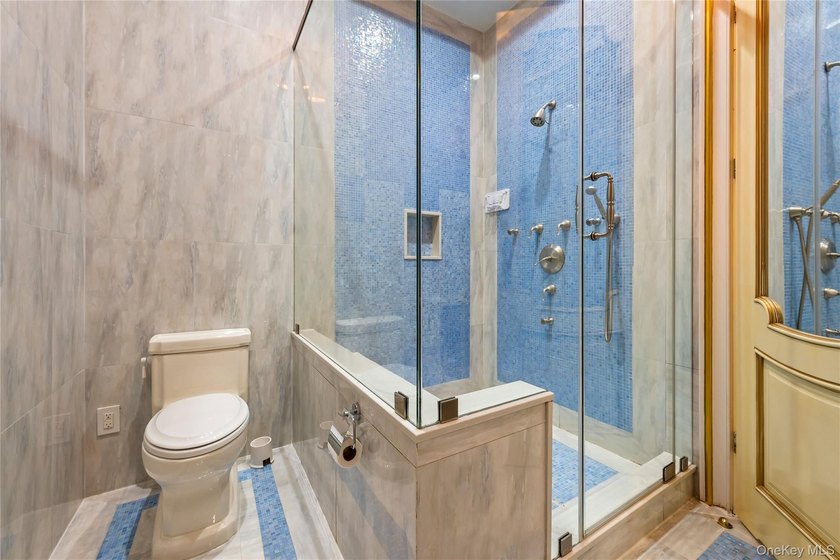 Rarely does a residence of this magnitude come to market - photo 17