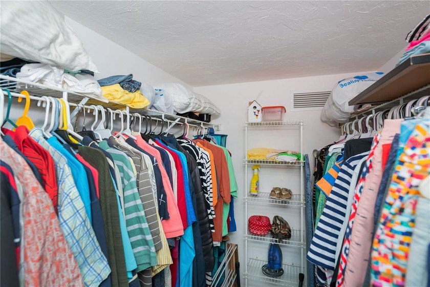 Welcome to this beautifully updated FIRST FLOOR, 2-bedroom - photo 24