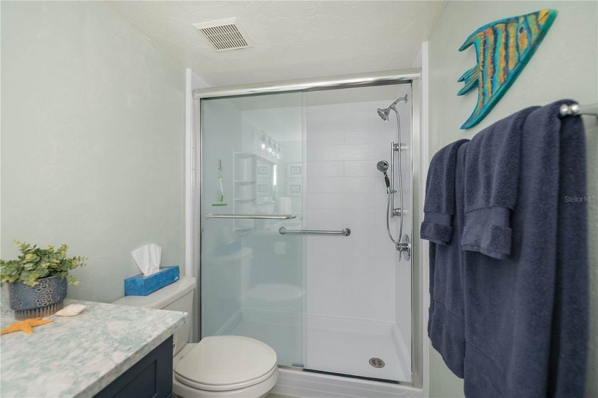 Welcome to this beautifully updated FIRST FLOOR, 2-bedroom - photo 29