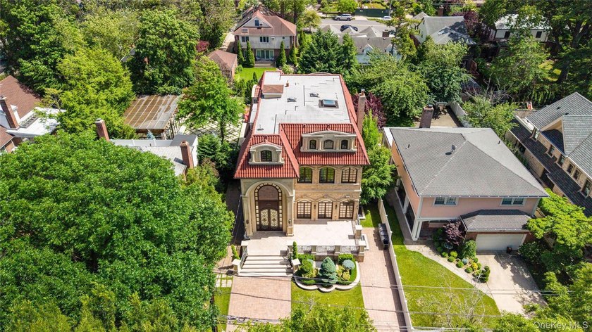 Rarely does a residence of this magnitude come to market - photo 38