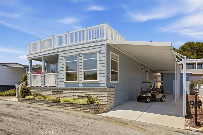 Very few 2015-built homes offer rooftop 180-degree views of - photo 4