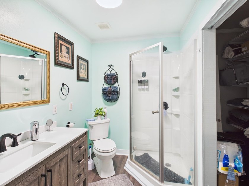 Discover this charming cabin, perfect for year-round living or a - photo 6
