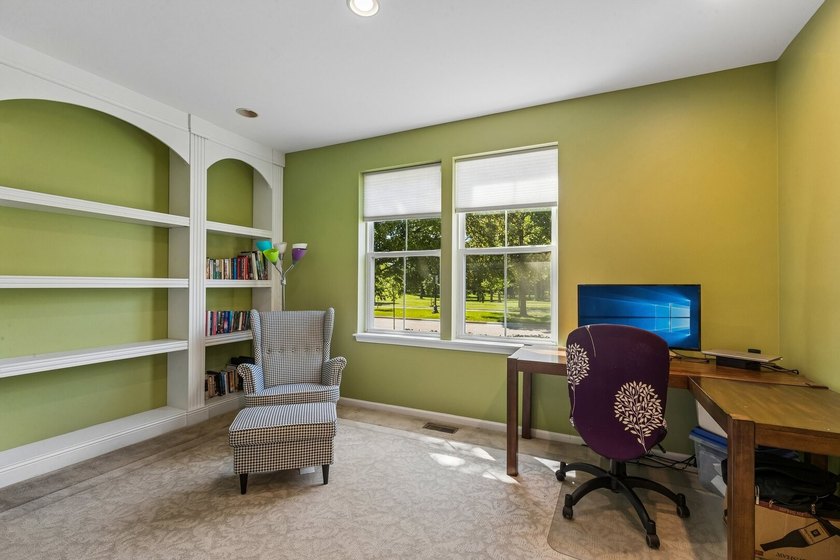 Welcome to this beautifully maintained 4-bedroom, 2.5-bath home - photo 12