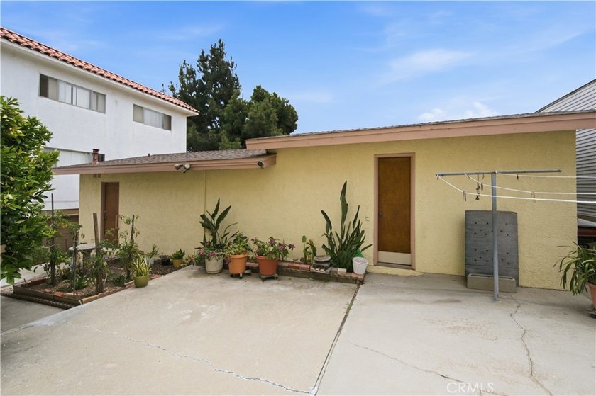 First time on the market in over 50 years! Nestled in the highly - photo 6
