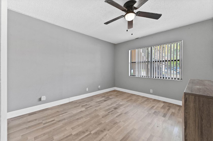 Discover this charming 2-bedroom, 2-bathroom ground floor - photo 14