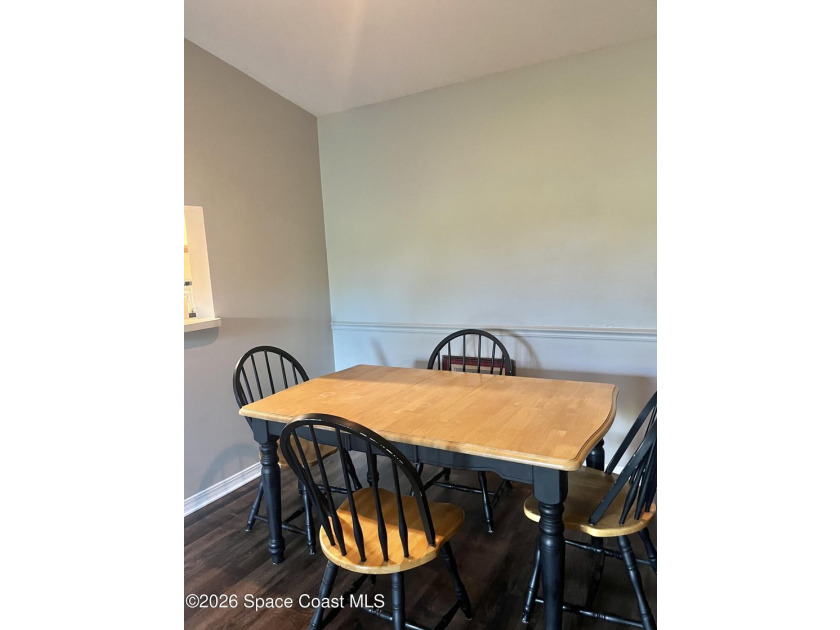 3rd floor 2bedroom, 2-bath split-floor plan condo offers the - photo 5