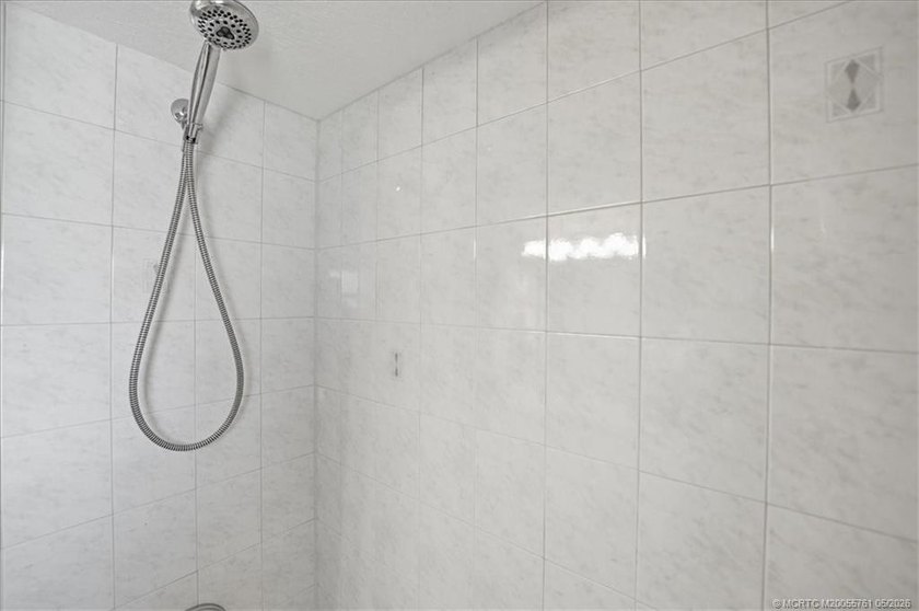 Welcome to this stunning 3 bedroom, 2.5 baths POOL home at - photo 39