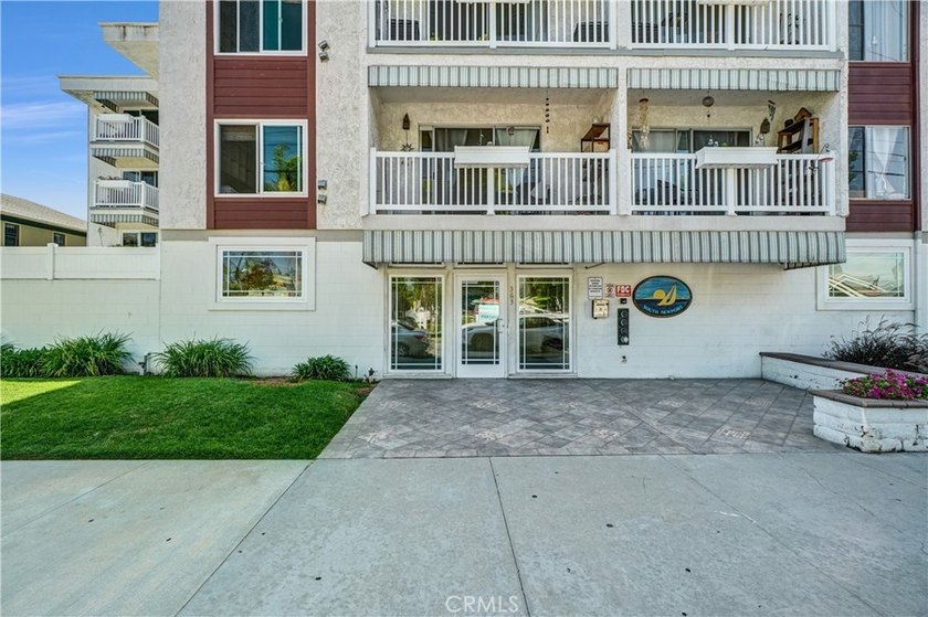 Those in-the-know, know Belmont Heights is the place to live in - photo 29