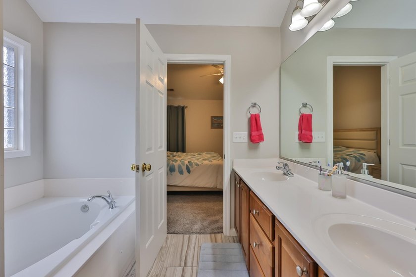 Welcome to 117 Bleckley Ave, located in the desirable Arrowhead - photo 16