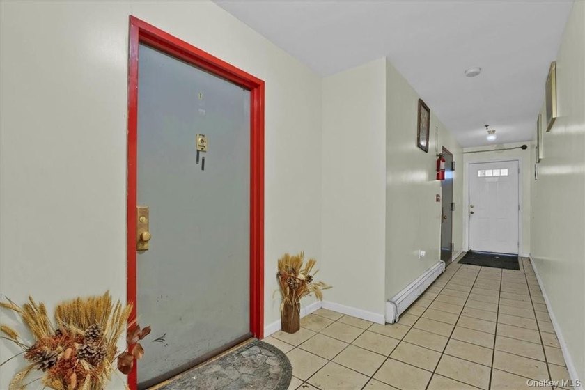Exquisite three-family home located on a quiet, friendly block - photo 3