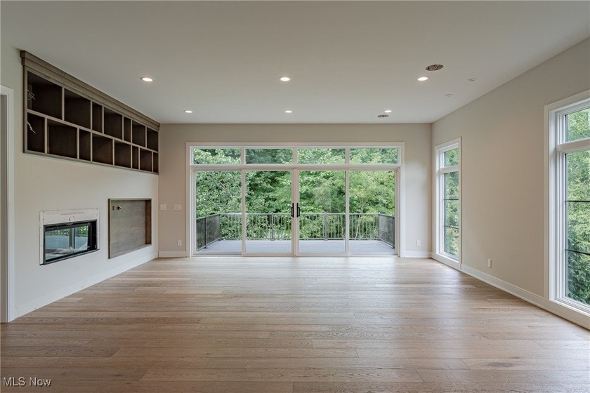 This brand-new Kingdom Home Builders custom residence, currently - photo 4