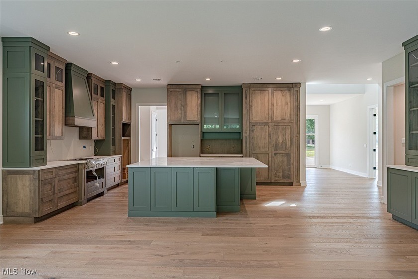 This brand-new Kingdom Home Builders custom residence, currently - photo 7