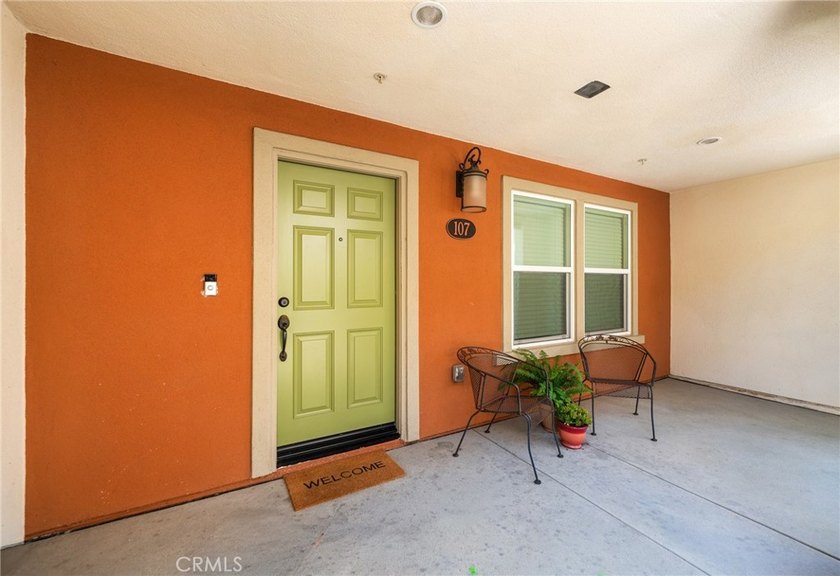 Welcome to Coastal Walk, one of Huntington Beach's newer - photo 3