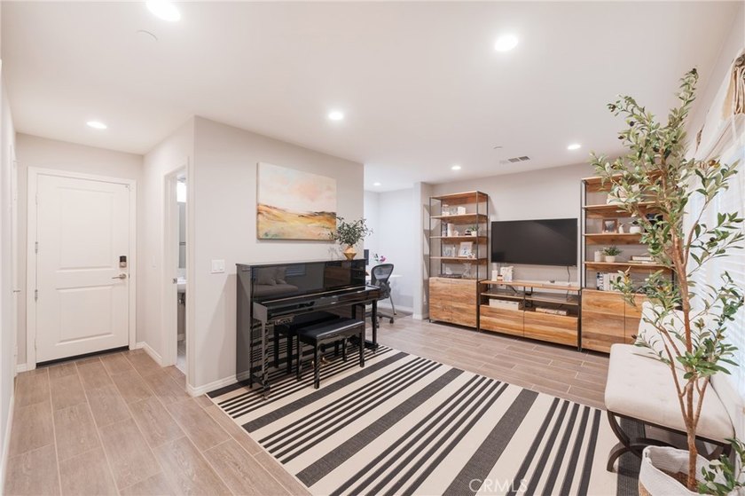 Welcome to Coastal Walk, one of Huntington Beach's newer - photo 6