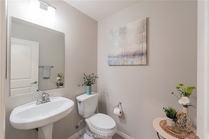 Welcome to Coastal Walk, one of Huntington Beach's newer - photo 8