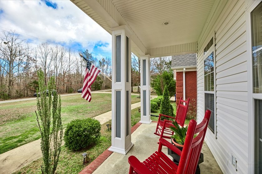 Southern charm meets peaceful country living. Built in 2007 - photo 36