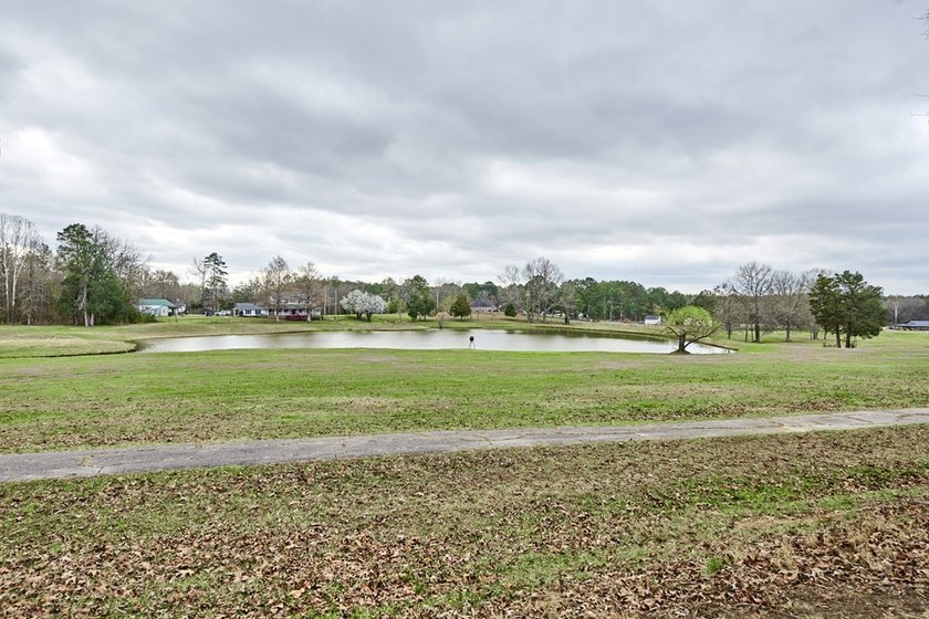 Southern charm meets peaceful country living. Built in 2007 - photo 39