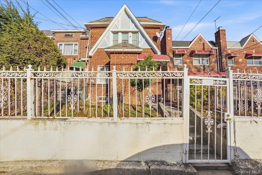 Welcome to 3310 Bouck Ave -- A beautiful maintained single - photo 2