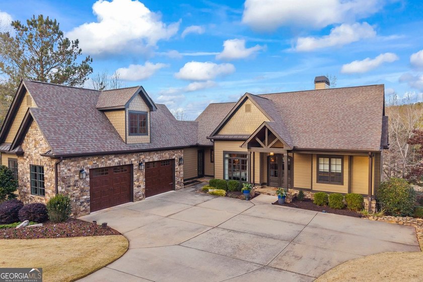 Experience refined living in this exceptional 4,630 sq ft - photo 2
