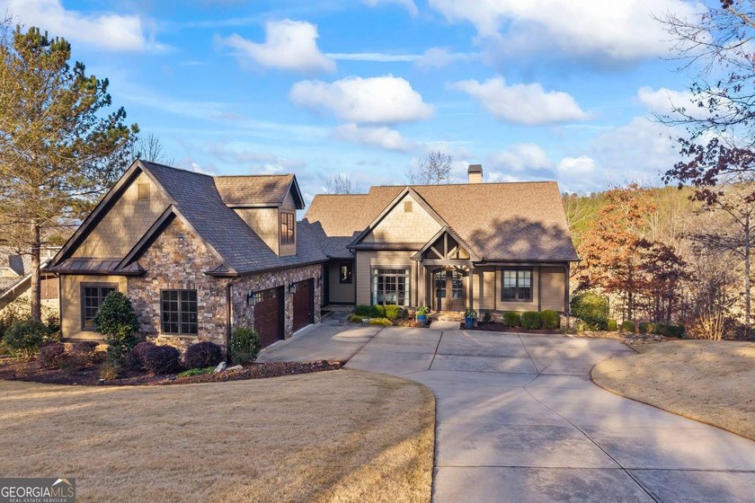 Experience refined living in this exceptional 4,630 sq ft - photo 3