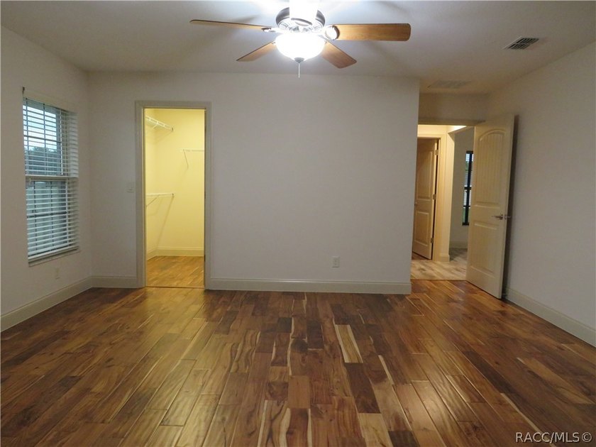 Welcome to a home designed for those who value comfort, privacy - photo 18
