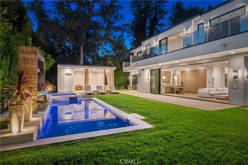 South of the Boulevard in one of Encino's most coveted enclaves - photo 3