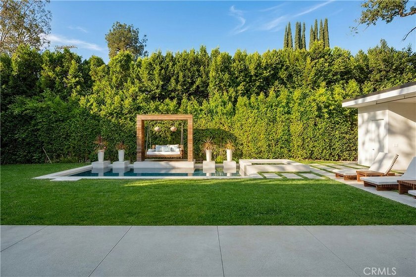 South of the Boulevard in one of Encino's most coveted enclaves - photo 10