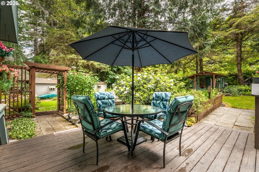 Experience the best of Pacific Northwest living at Fishhawk - photo 16
